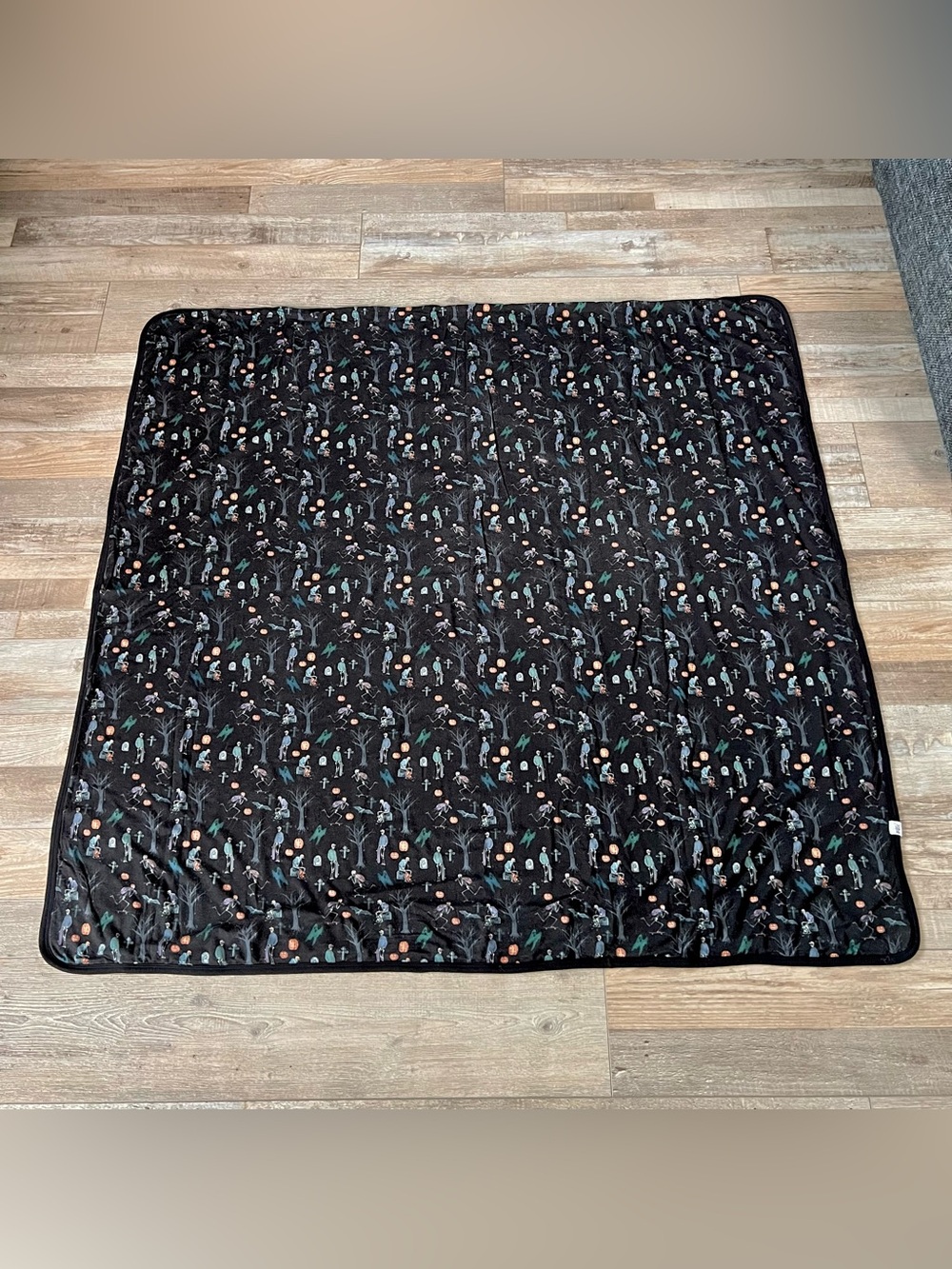 Fletch Skating Skellys Bamboo Blanket